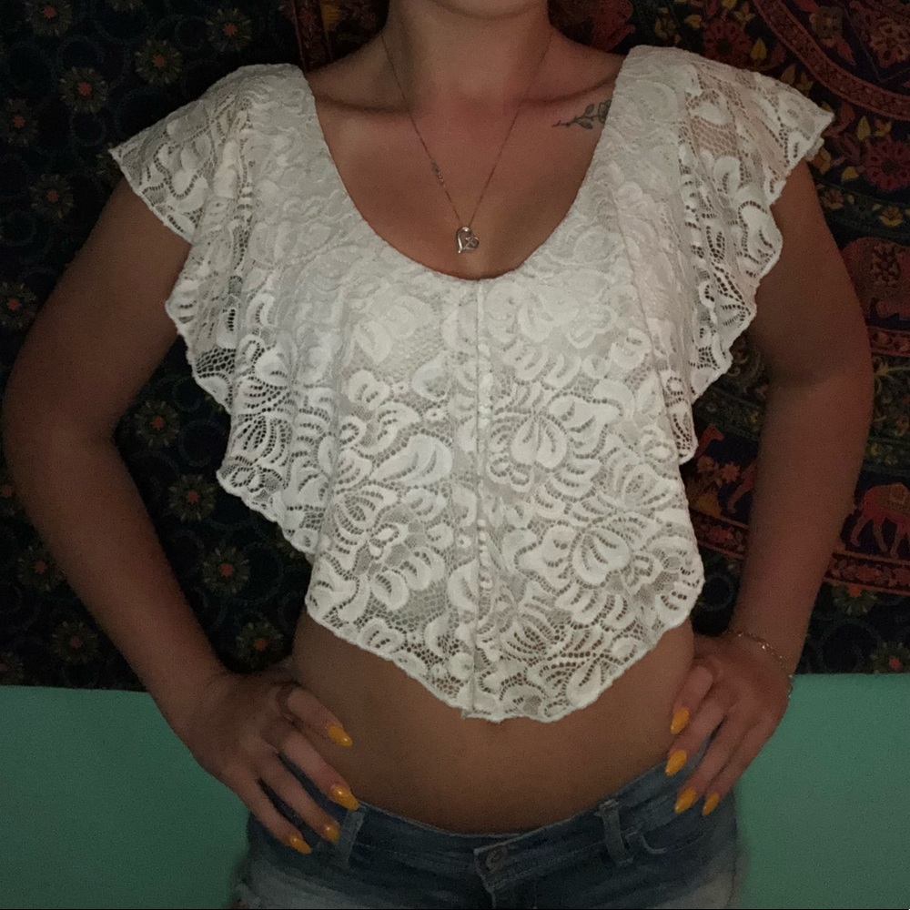 White lace flounce cropped top